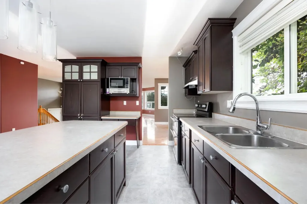 209 Laffont Bay Fort Mcmurray AB t9m2r3