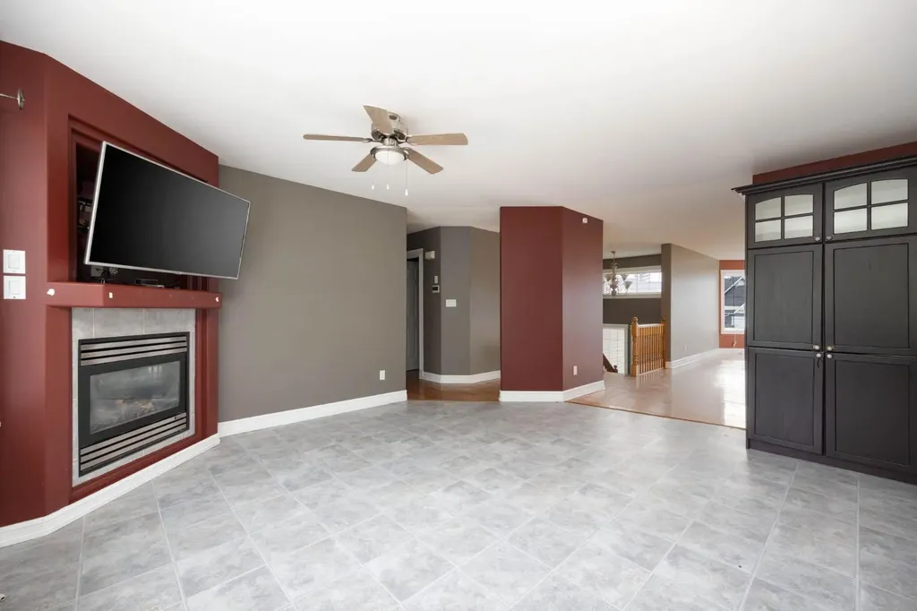 209 Laffont Bay Fort Mcmurray AB t9m2r3