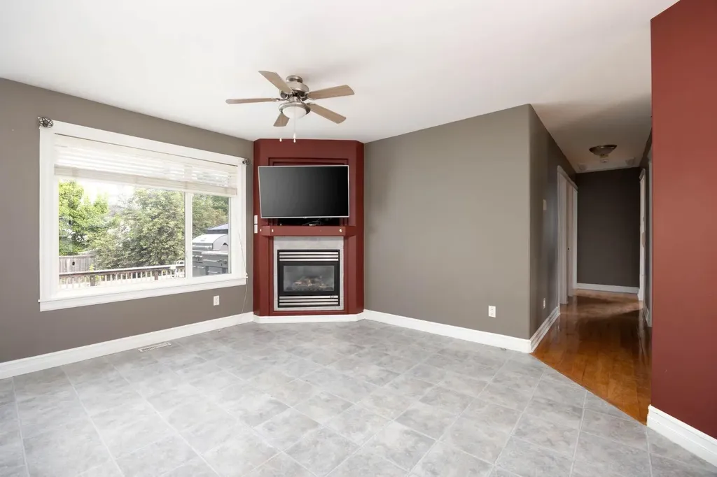 209 Laffont Bay Fort Mcmurray AB t9m2r3