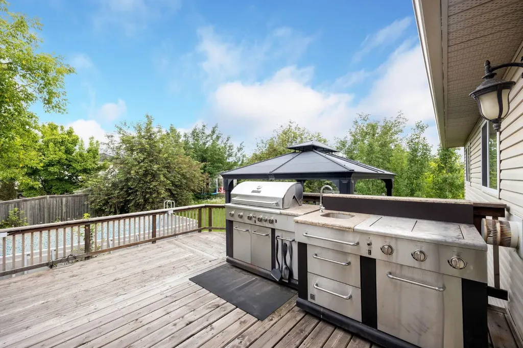 209 Laffont Bay Fort Mcmurray AB t9m2r3