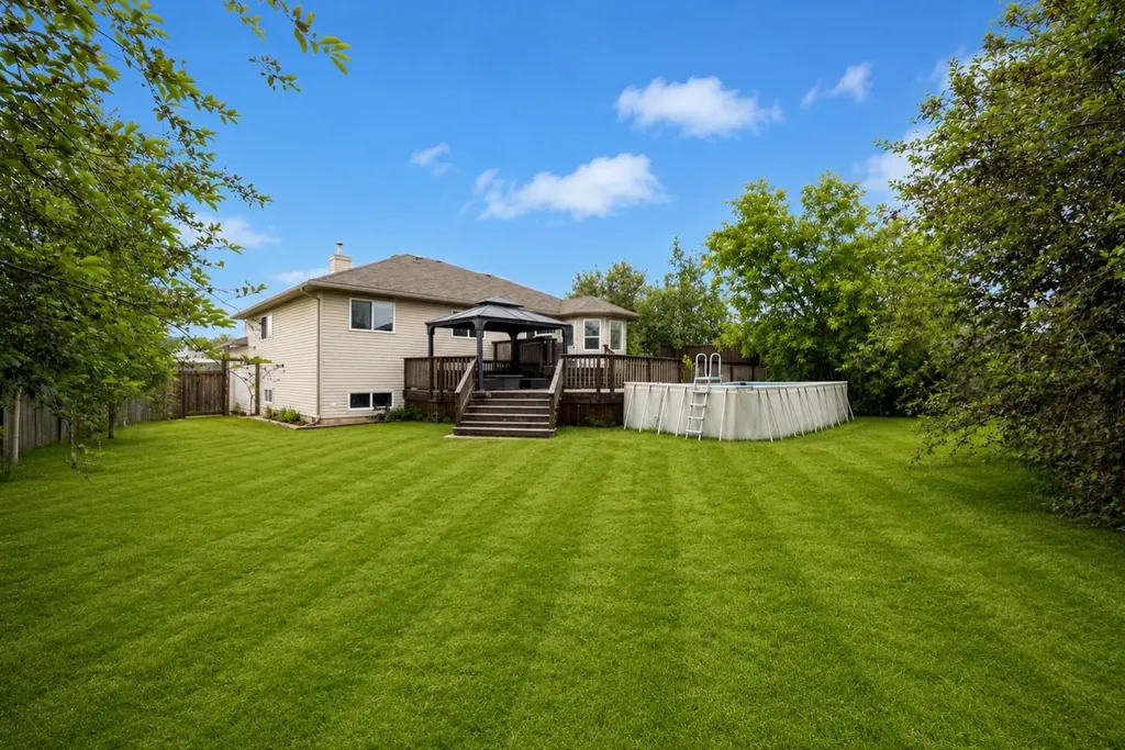 209 Laffont Bay Fort Mcmurray AB t9m2r3