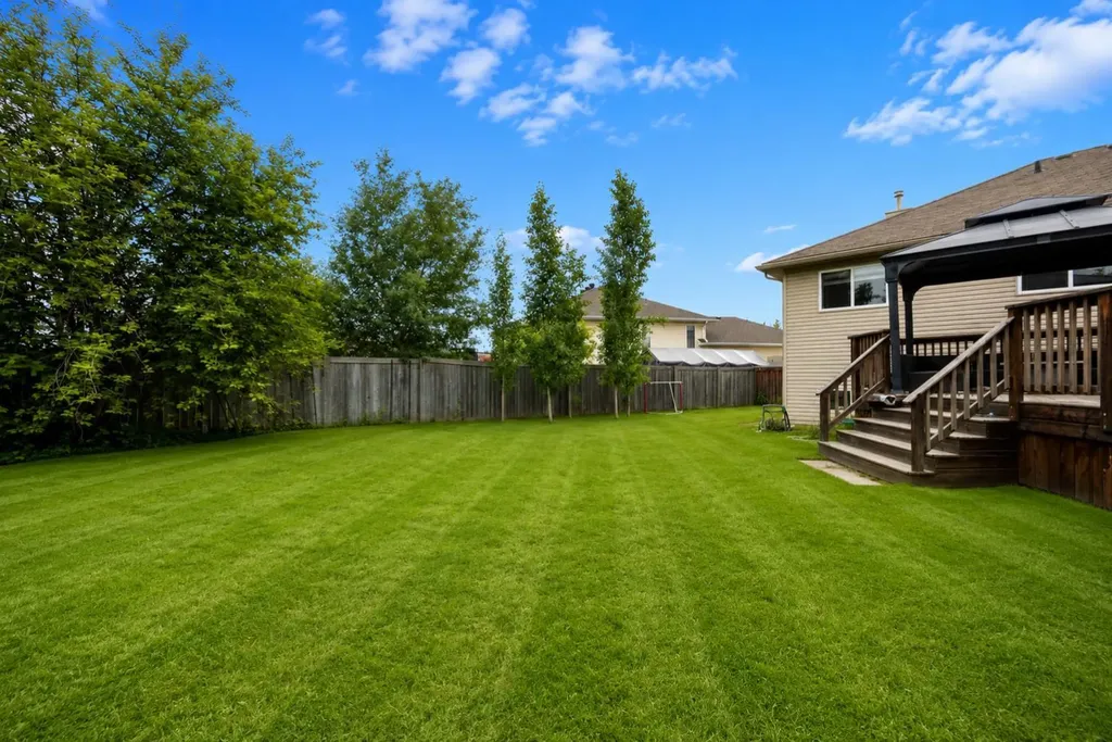 209 Laffont Bay Fort Mcmurray AB t9m2r3