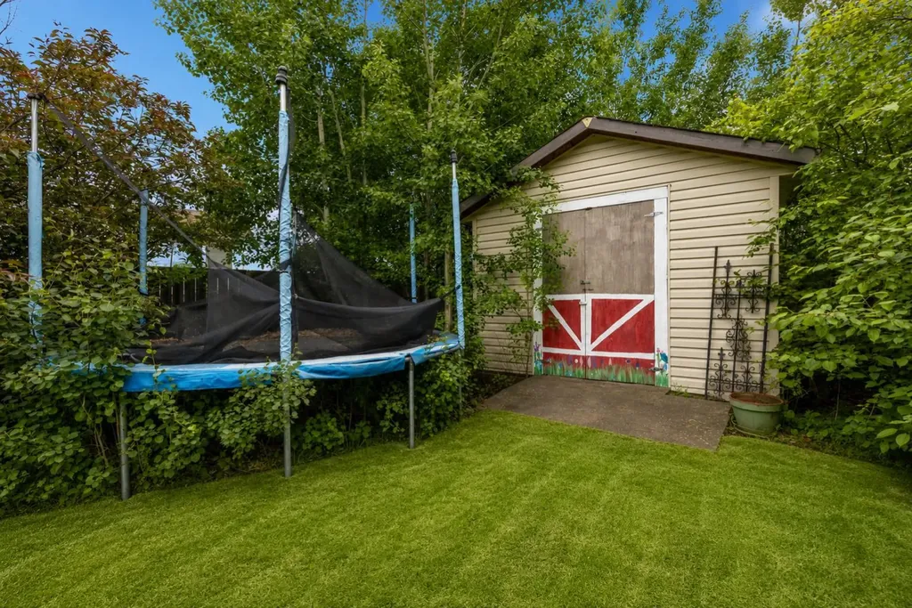 209 Laffont Bay Fort Mcmurray AB t9m2r3