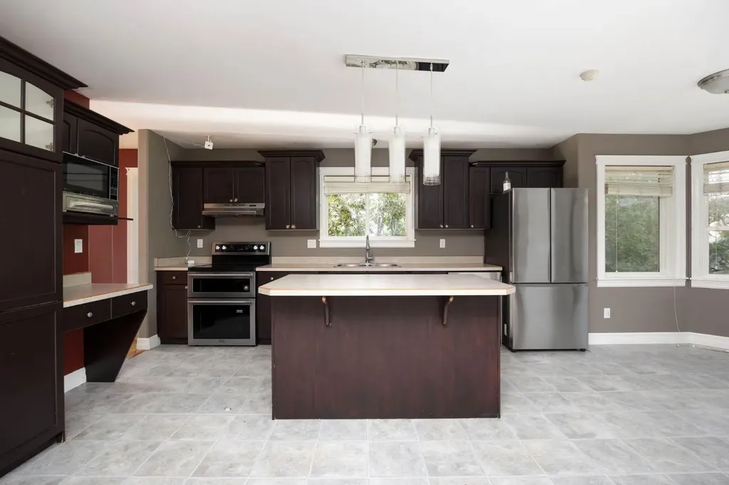 209 Laffont Bay Fort Mcmurray AB t9m2r3