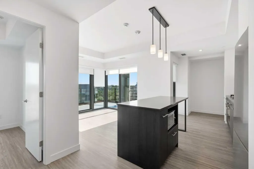 730 2 Avenue SW Calgary AB T2P 1R8