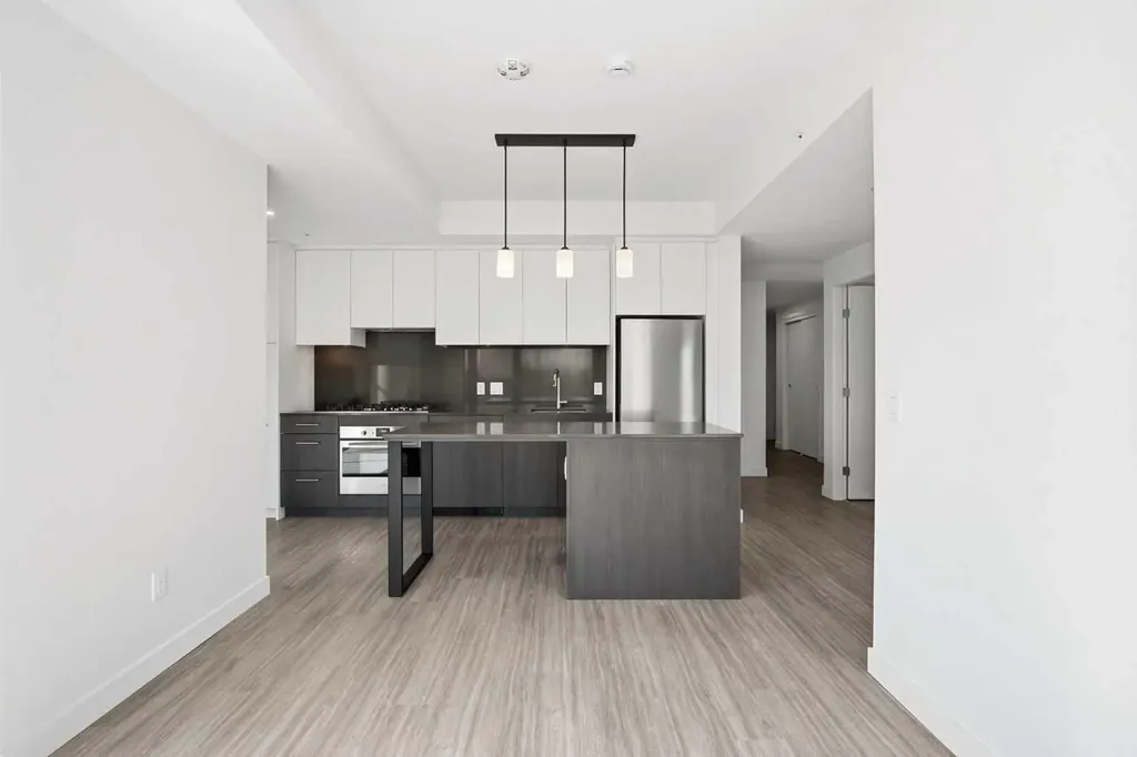 730 2 Avenue SW Calgary AB T2P 1R8