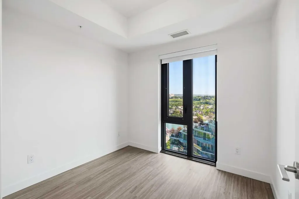 730 2 Avenue SW Calgary AB T2P 1R8