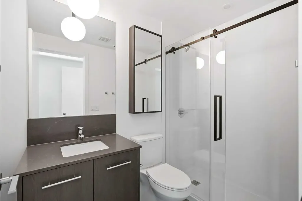 730 2 Avenue SW Calgary AB T2P 1R8