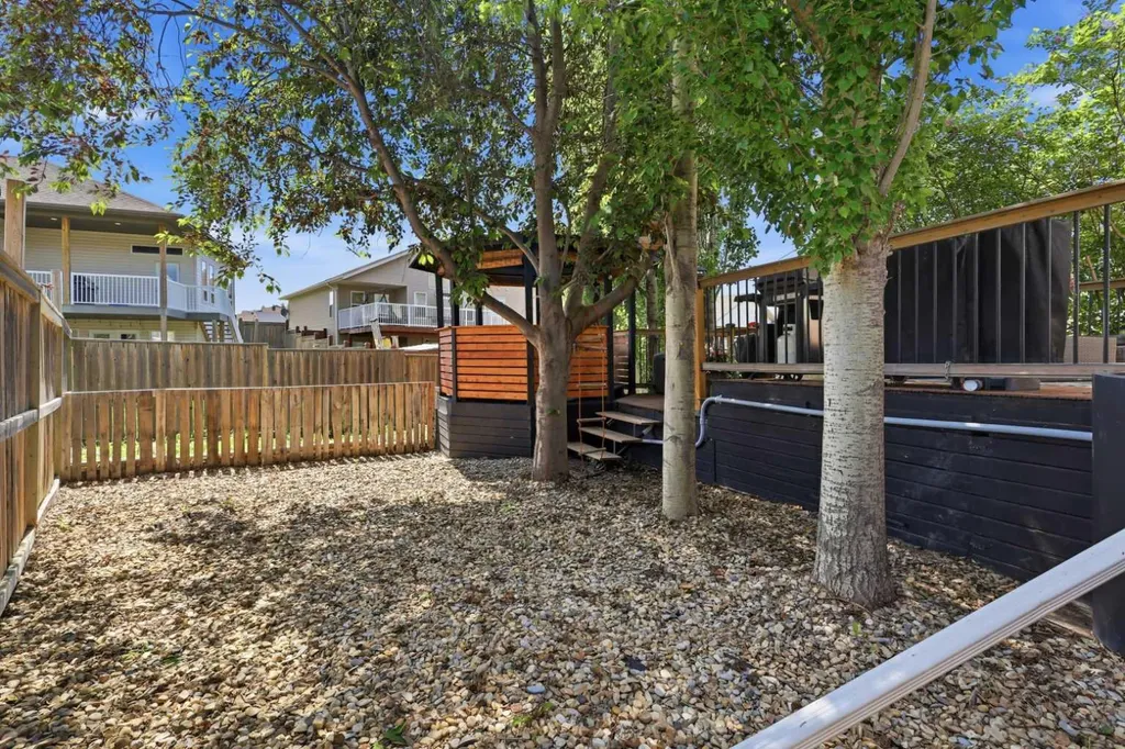 8 Fir Close Sylvan Lake AB T4S 2H9