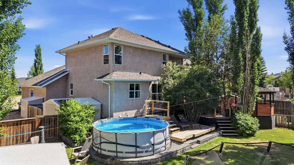 8 Fir Close Sylvan Lake AB T4S 2H9