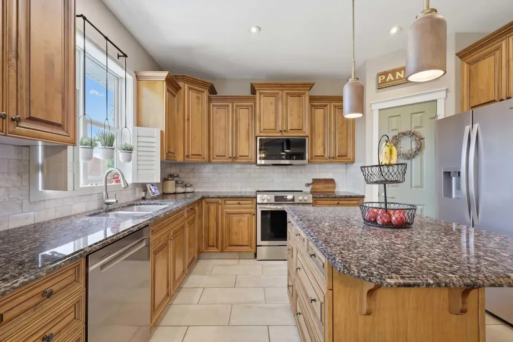8 Fir Close Sylvan Lake AB T4S 2H9