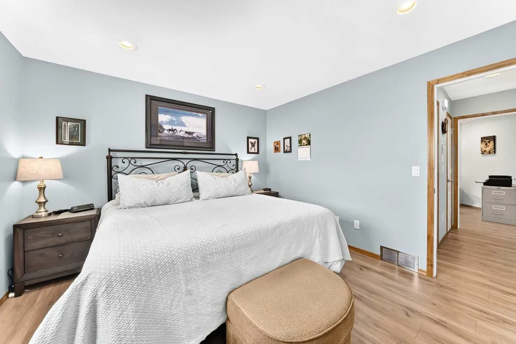 6368 58 Avenue Innisfail AB T4G 0A1