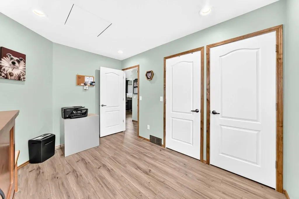6368 58 Avenue Innisfail AB T4G 0A1