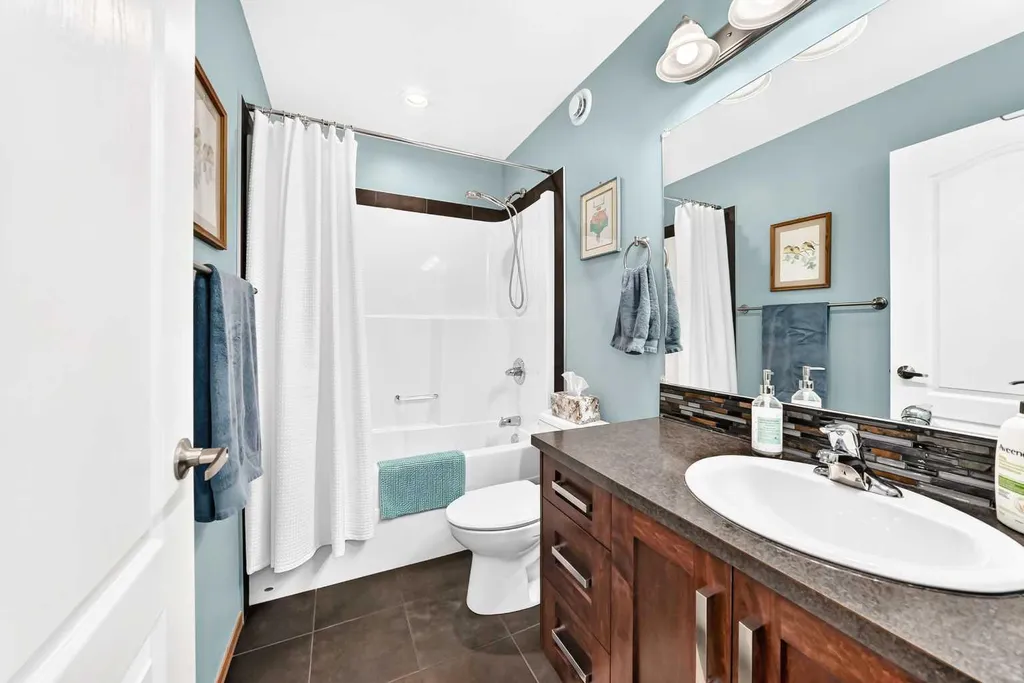 6368 58 Avenue Innisfail AB T4G 0A1