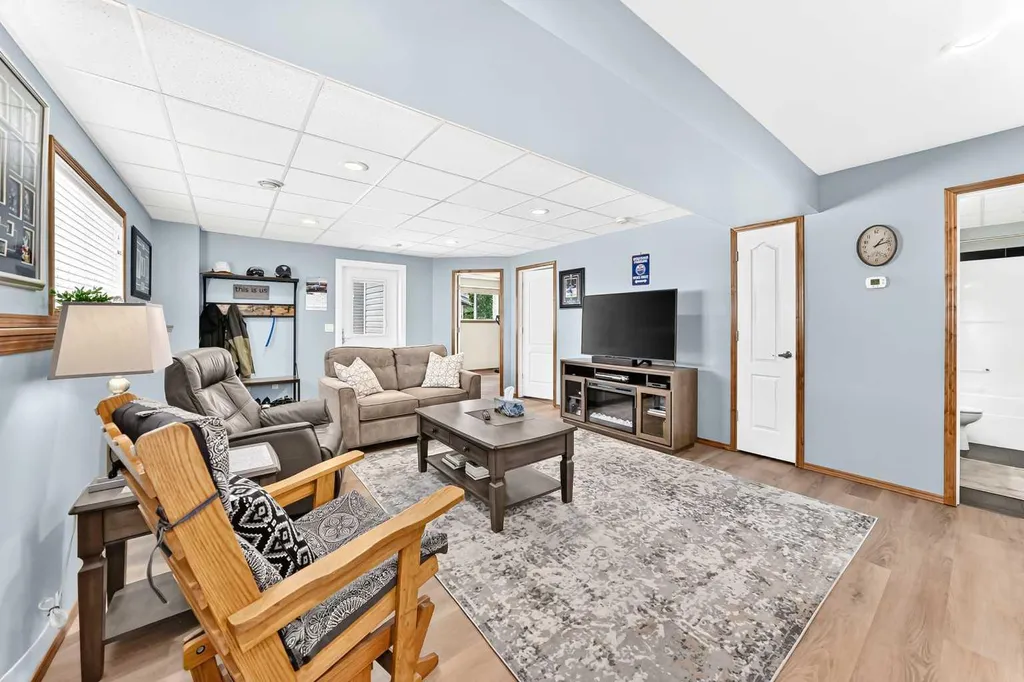 6368 58 Avenue Innisfail AB T4G 0A1