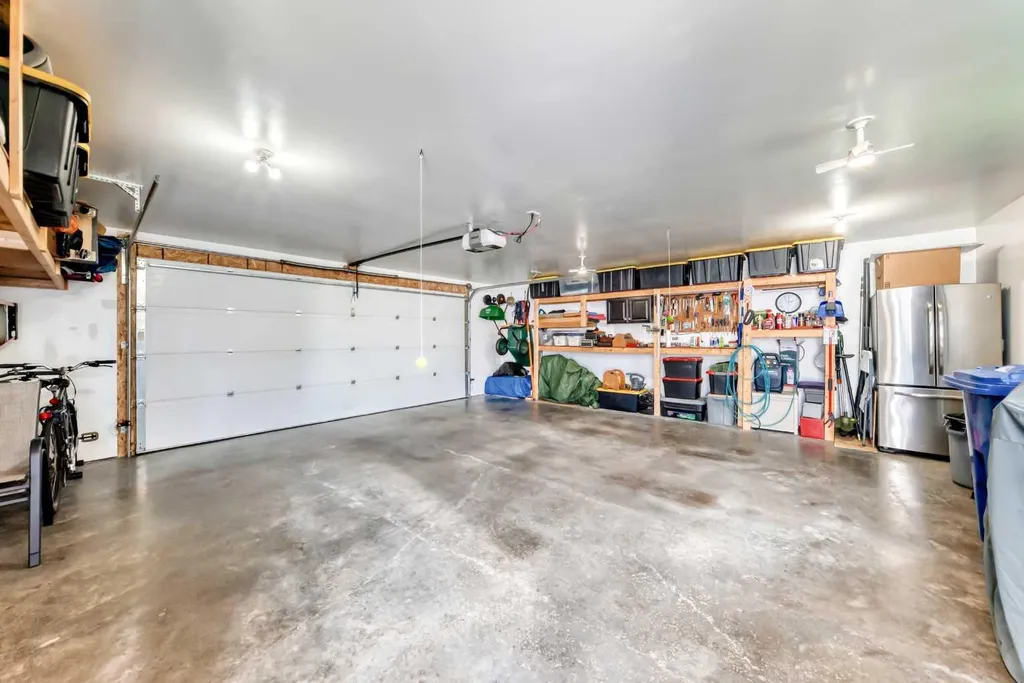 6368 58 Avenue Innisfail AB T4G 0A1