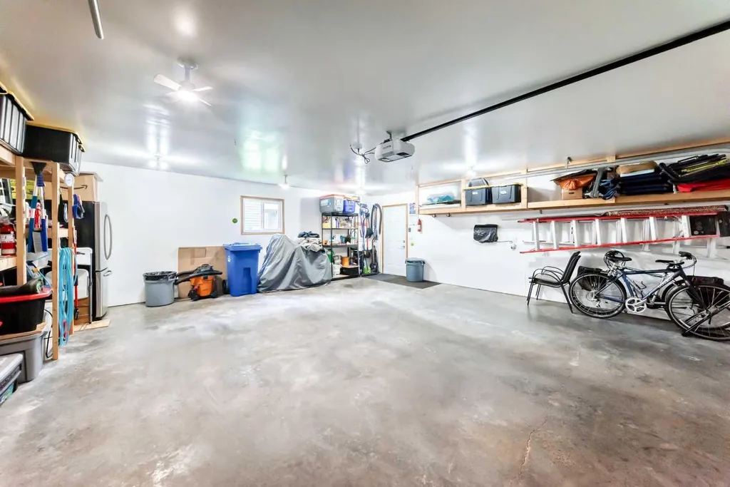 6368 58 Avenue Innisfail AB T4G 0A1