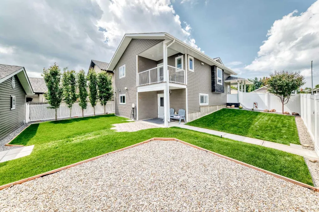 6368 58 Avenue Innisfail AB T4G 0A1
