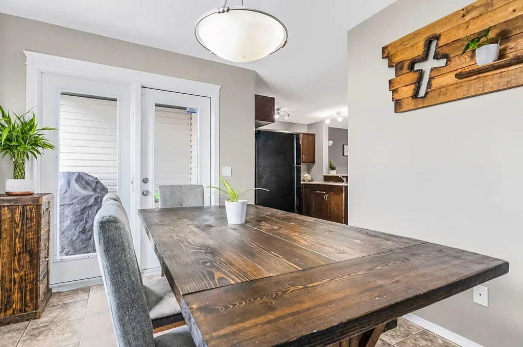 306 17 Street Brooks AB T1R 1R2