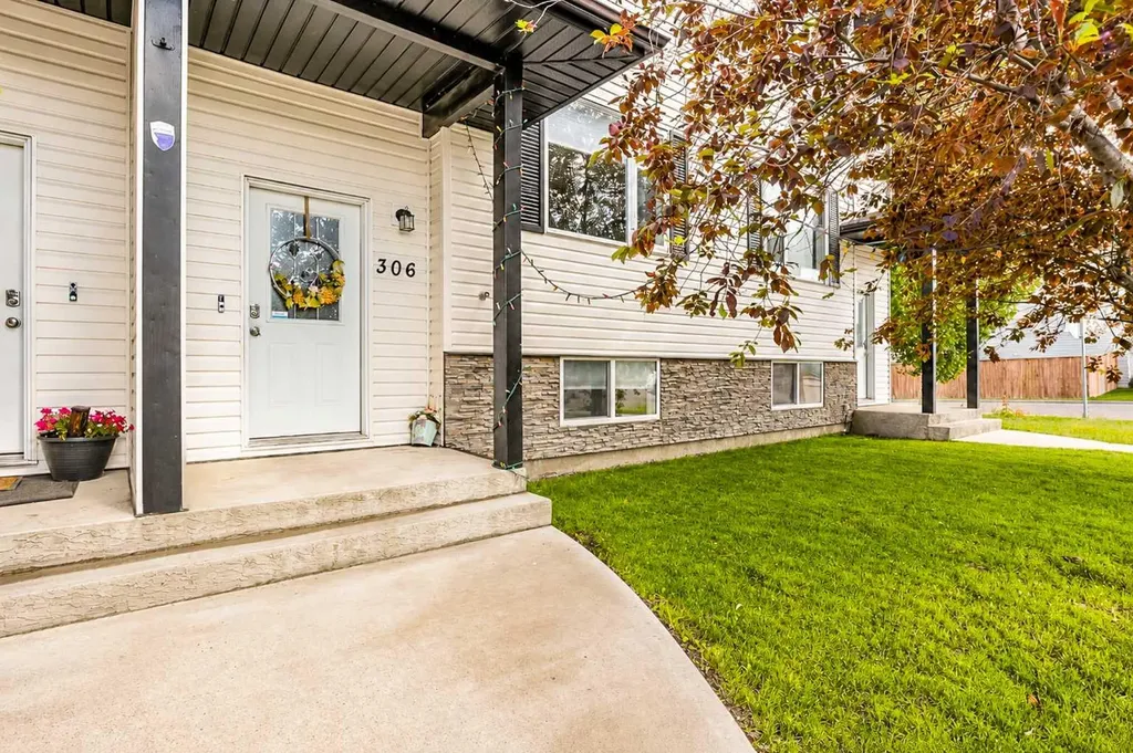 306 17 Street Brooks AB T1R 1R2