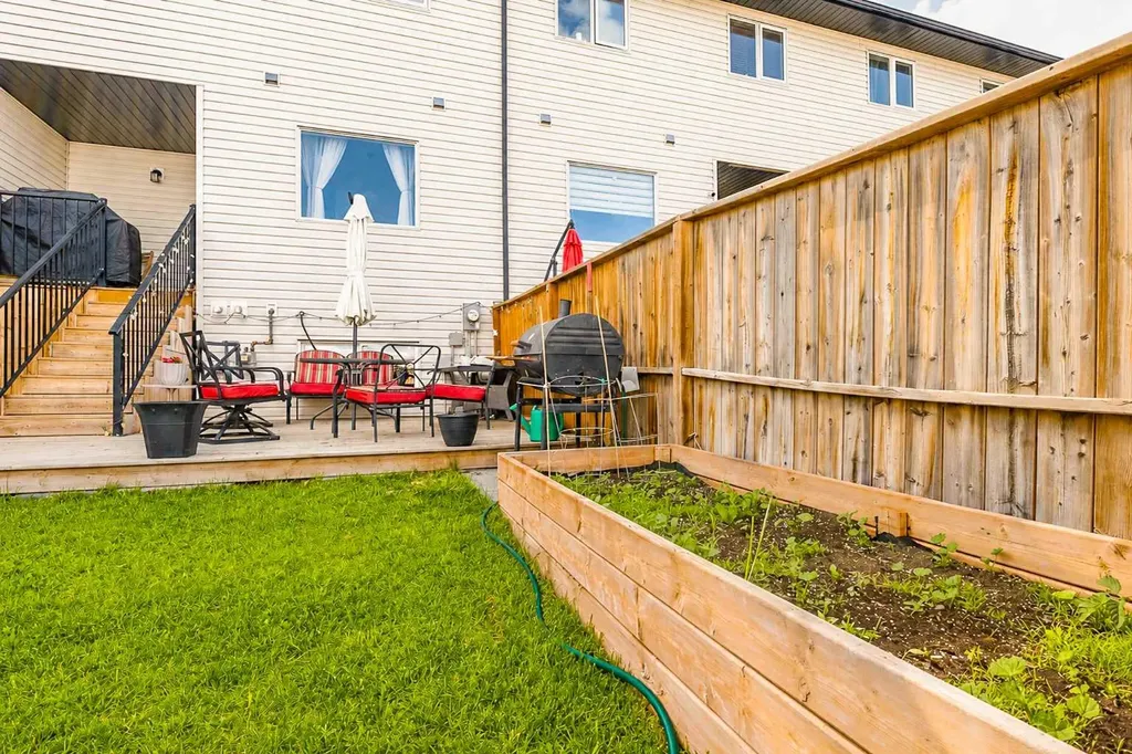 306 17 Street Brooks AB T1R 1R2