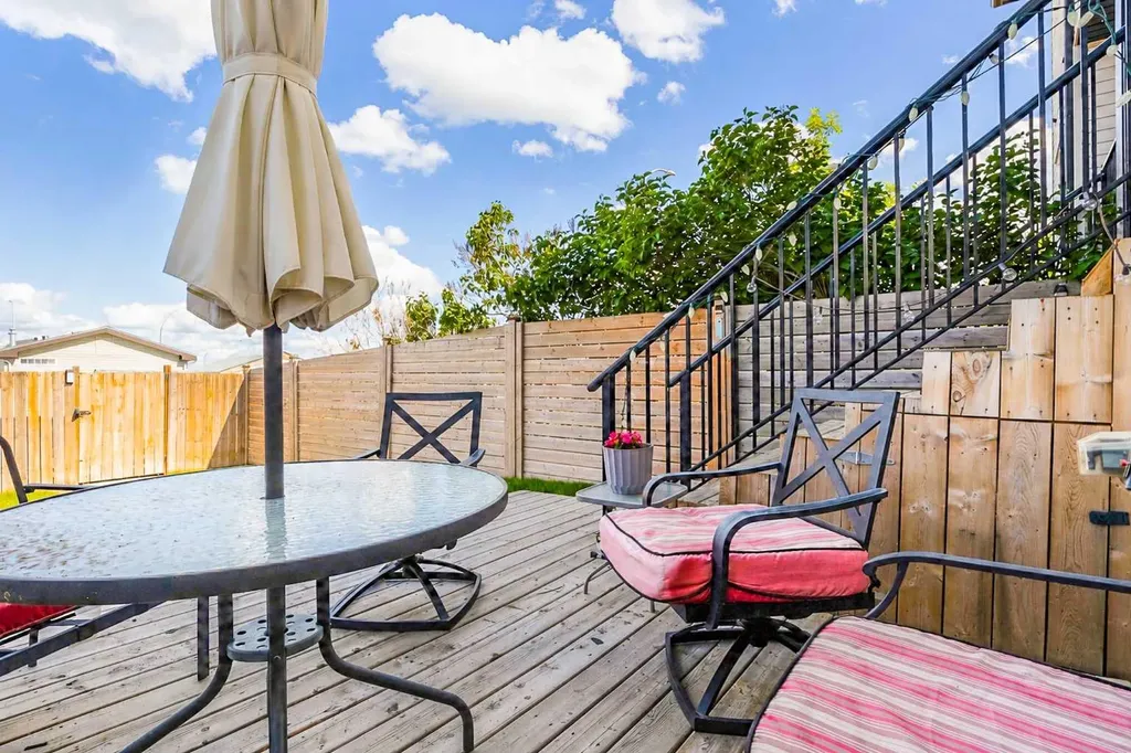 306 17 Street Brooks AB T1R 1R2