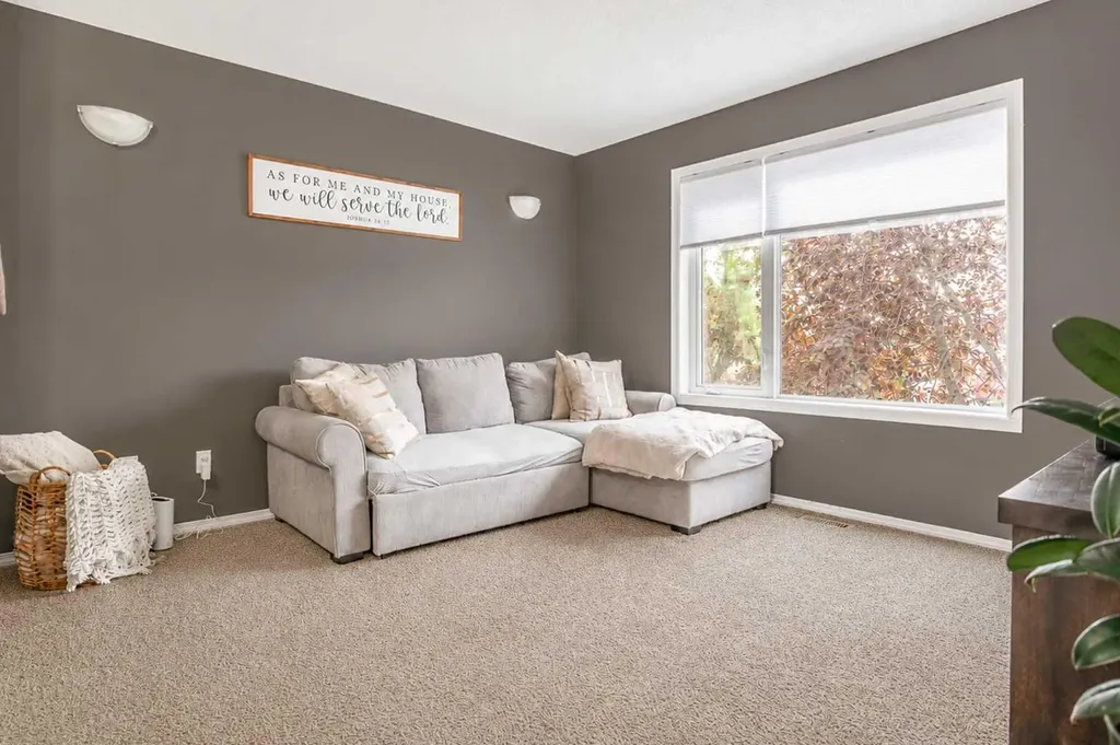 306 17 Street Brooks AB T1R 1R2
