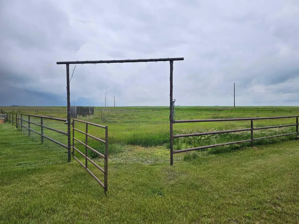 674143 168 Street E Rural Foothills County AB T1S3L8