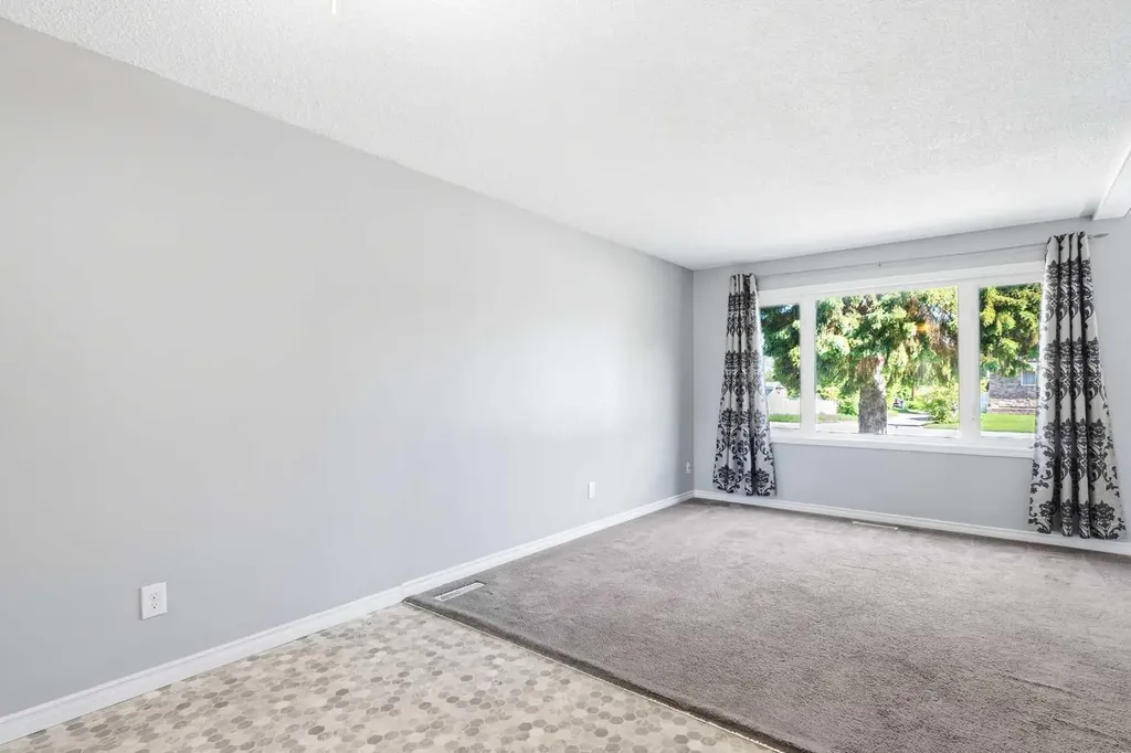 5831 57 Street Red Deer AB T4N2L5