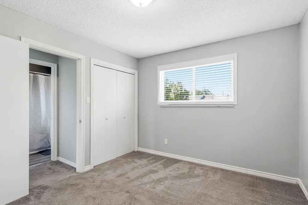 5831 57 Street Red Deer AB T4N2L5