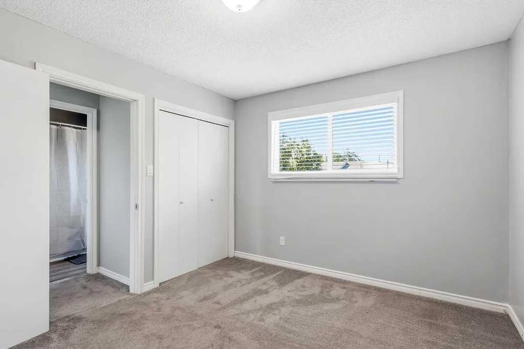 5831 57 Street Red Deer AB T4N2L5