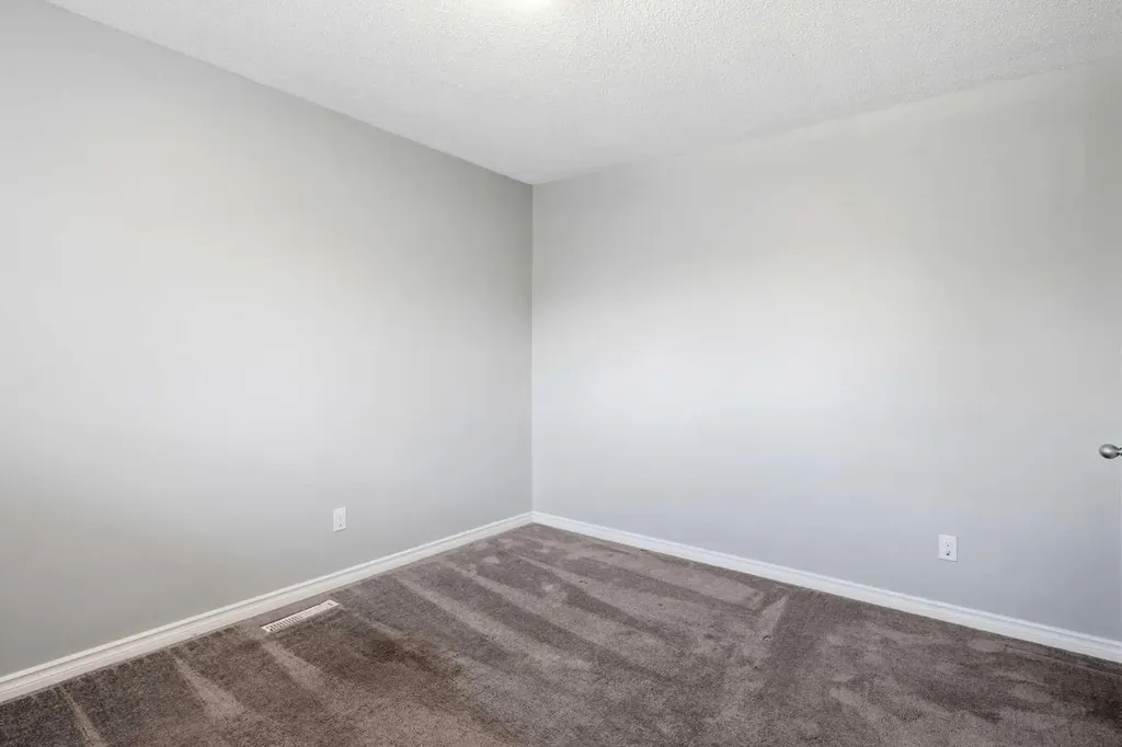 5831 57 Street Red Deer AB T4N2L5