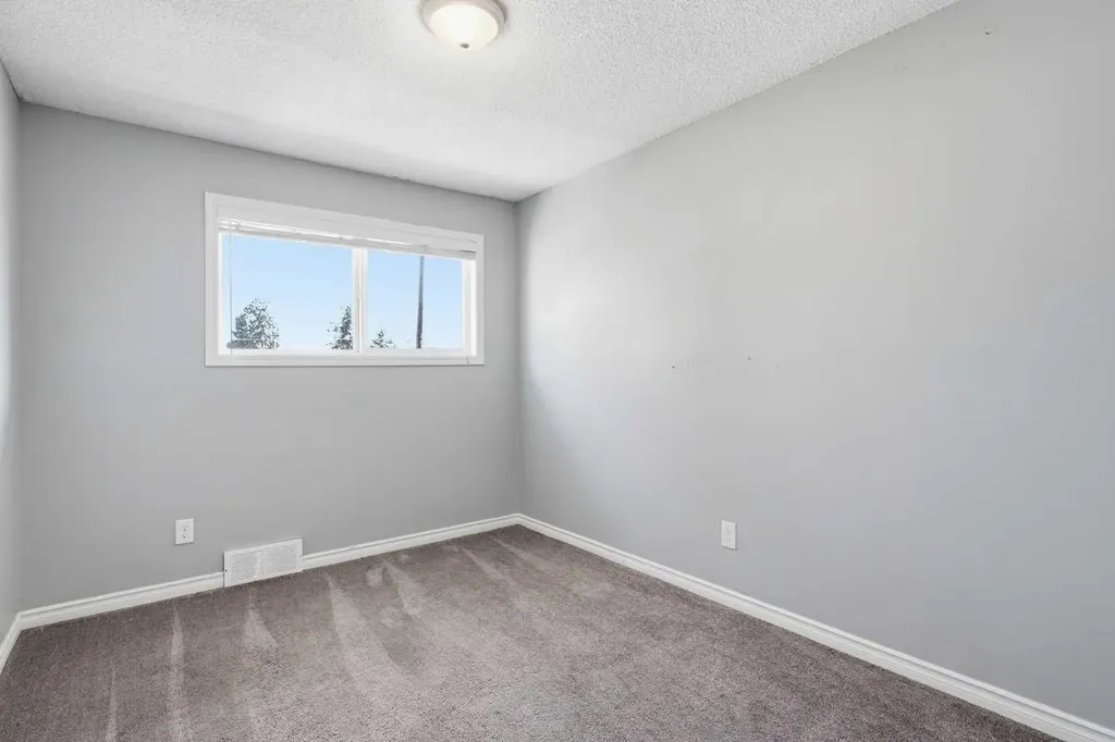 5831 57 Street Red Deer AB T4N2L5
