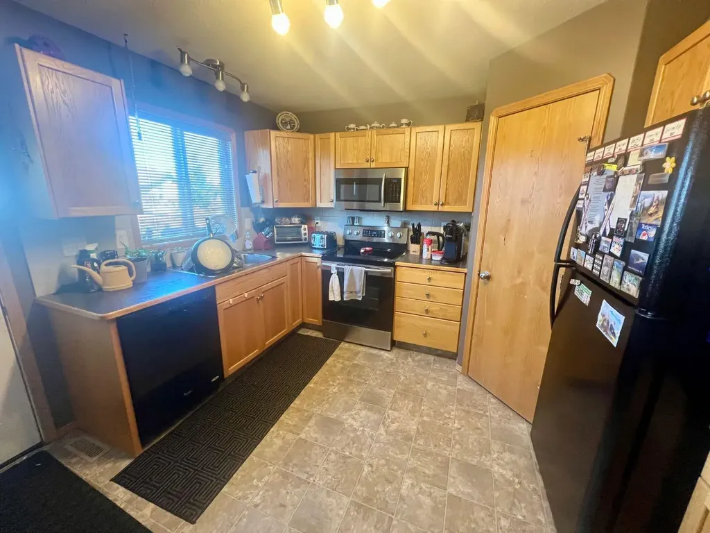 660 Red Oak Close Rural Red Deer County AB T4S0B5