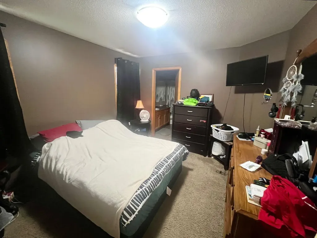 660 Red Oak Close Rural Red Deer County AB T4S0B5