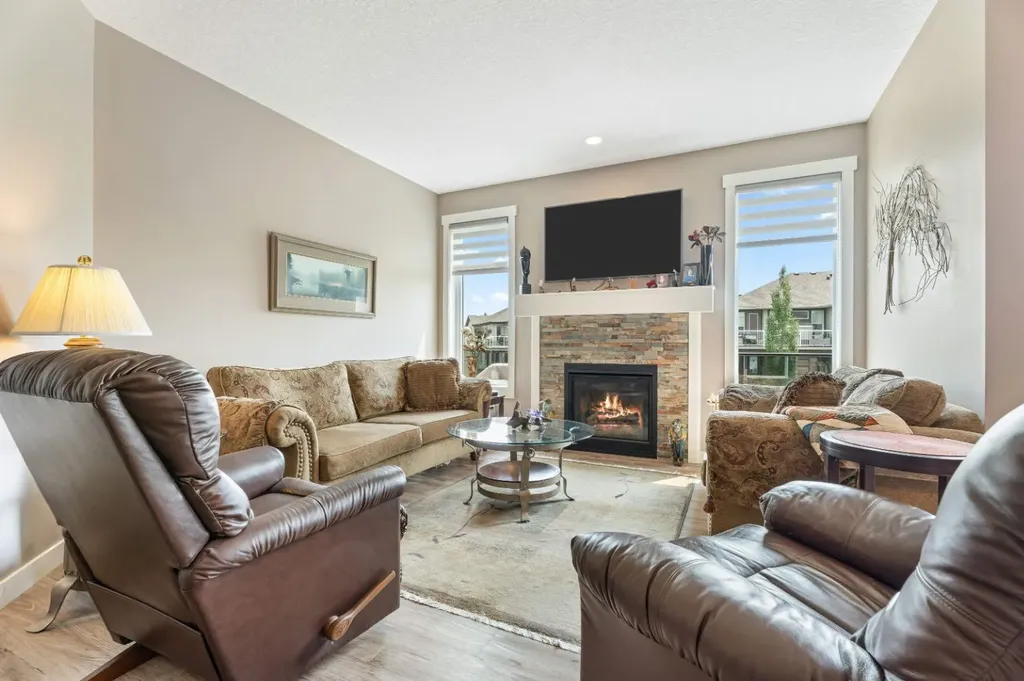 1911 High Park Circle NW High River AB T1V 0E7