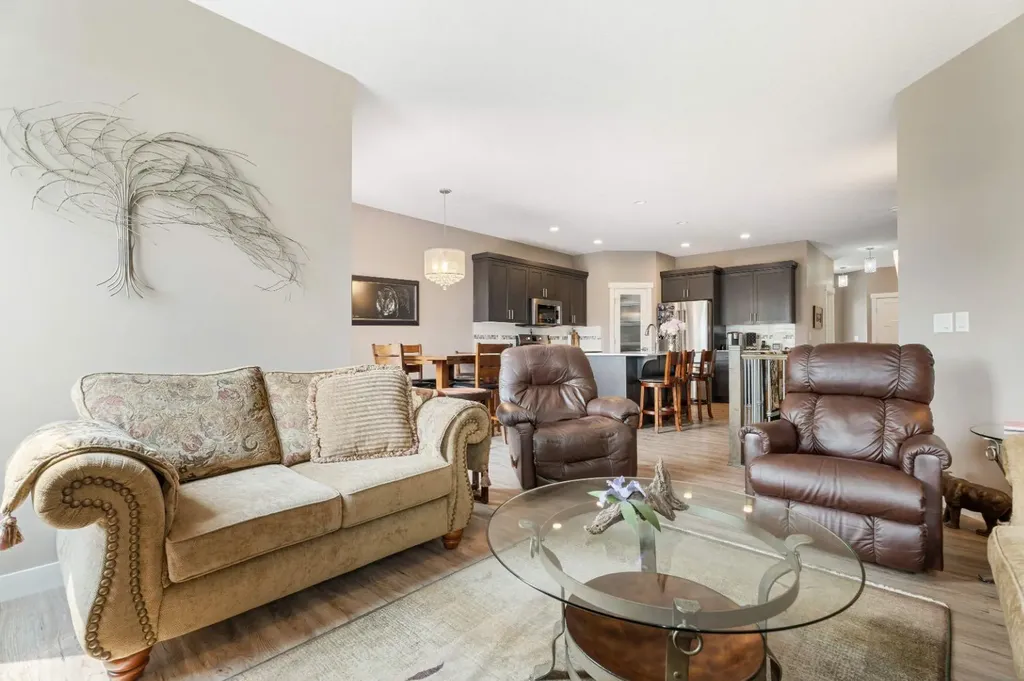 1911 High Park Circle NW High River AB T1V 0E7