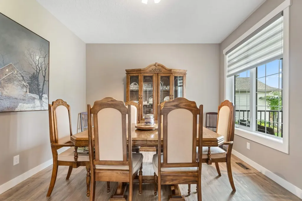 1911 High Park Circle NW High River AB T1V 0E7