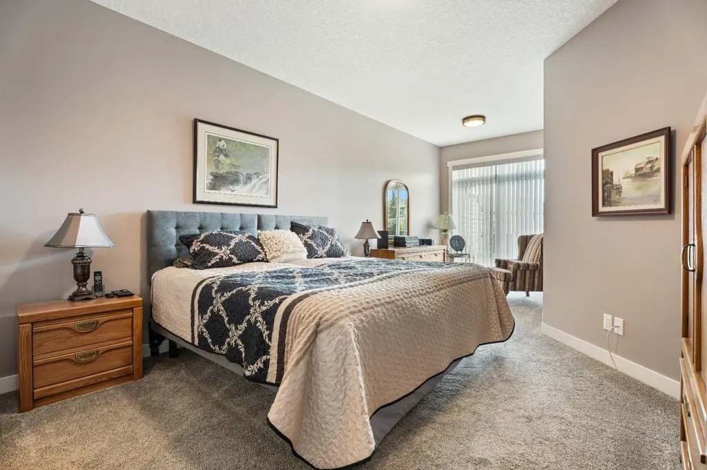1911 High Park Circle NW High River AB T1V 0E7