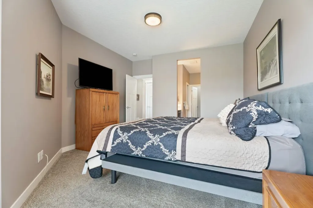 1911 High Park Circle NW High River AB T1V 0E7