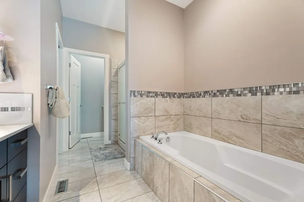 1911 High Park Circle NW High River AB T1V 0E7