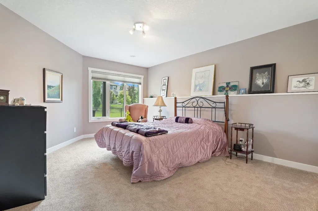 1911 High Park Circle NW High River AB T1V 0E7
