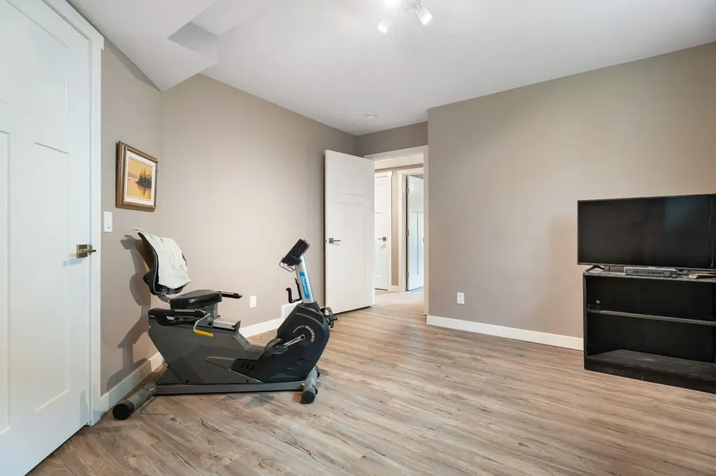 1911 High Park Circle NW High River AB T1V 0E7