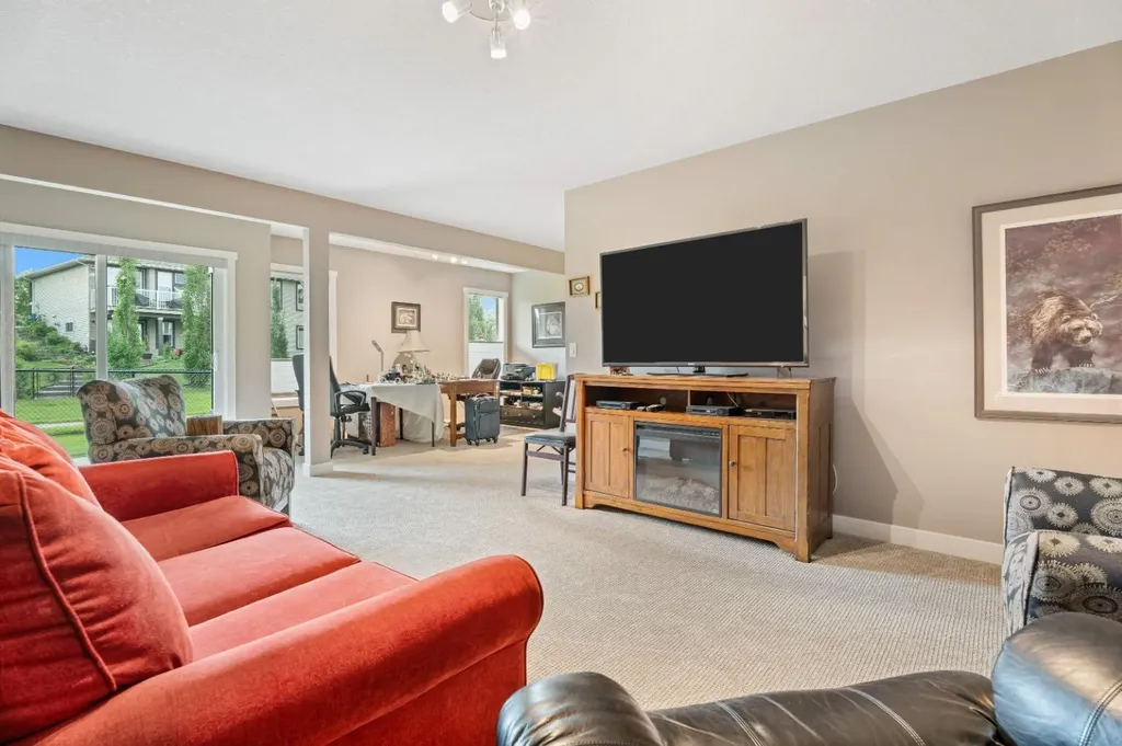1911 High Park Circle NW High River AB T1V 0E7