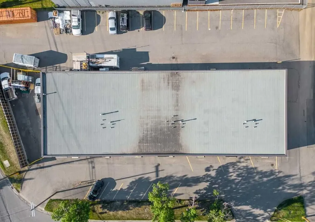 1247 36 Avenue NE Calgary AB T2E6N6