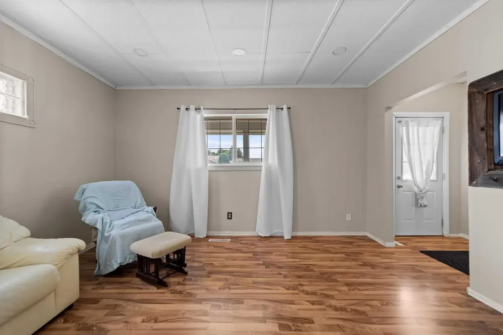 4925 54 Street Killam AB T0B2L0