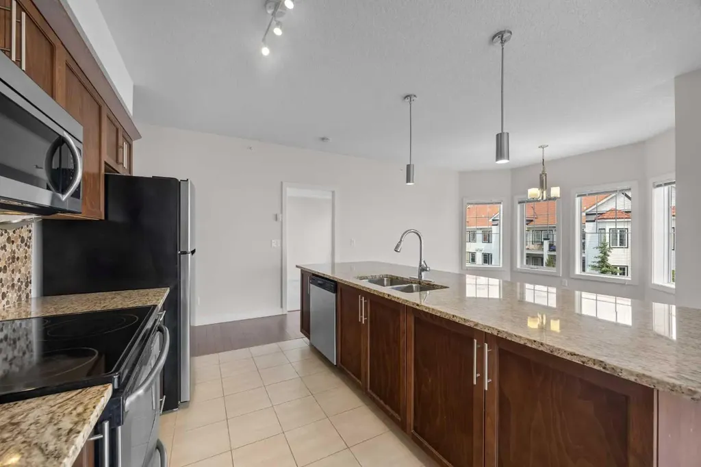 20 Royal Oak Plaza NW Calgary AB T3G 0E6