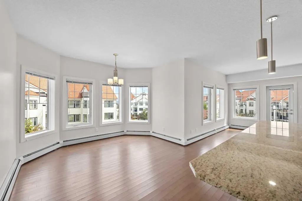20 Royal Oak Plaza NW Calgary AB T3G 0E6