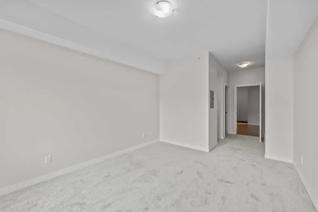 20 Royal Oak Plaza NW Calgary AB T3G 0E6