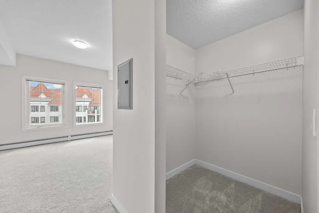 20 Royal Oak Plaza NW Calgary AB T3G 0E6